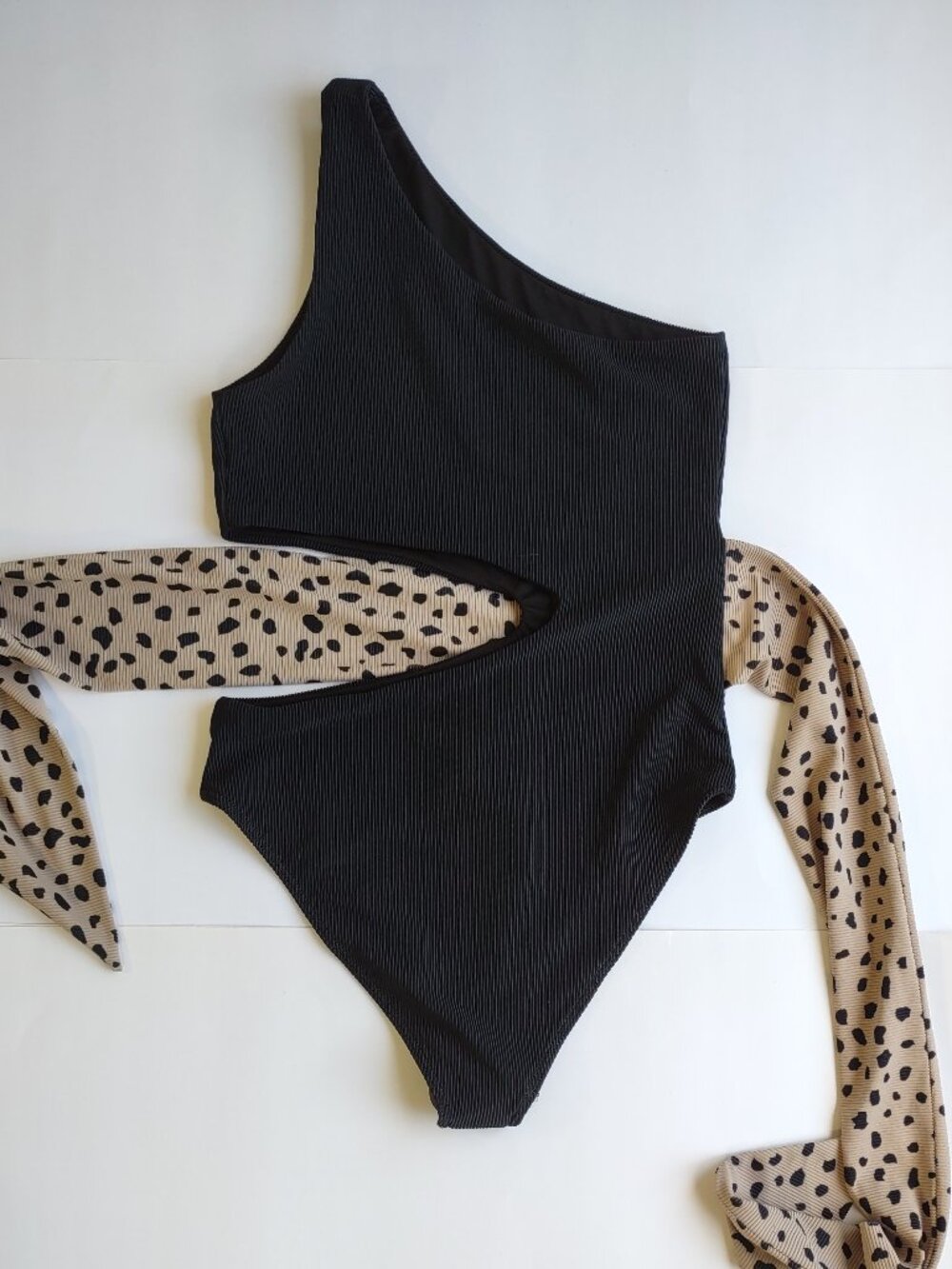 NWOT Beach Riot Carlie One-Piece Swim Suit Sz Medium Black-Taupe Polka-Dot Sash - Picture 8 of 9